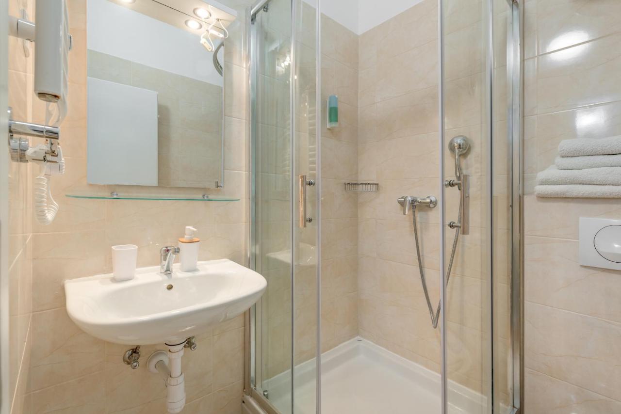 Rooms Lucia Сплит Екстериор снимка