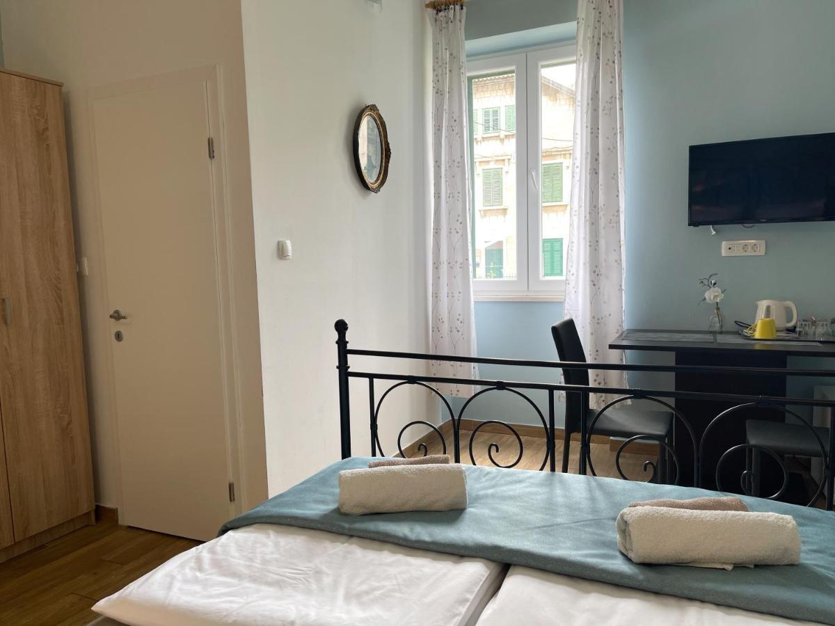 Rooms Lucia Сплит Екстериор снимка